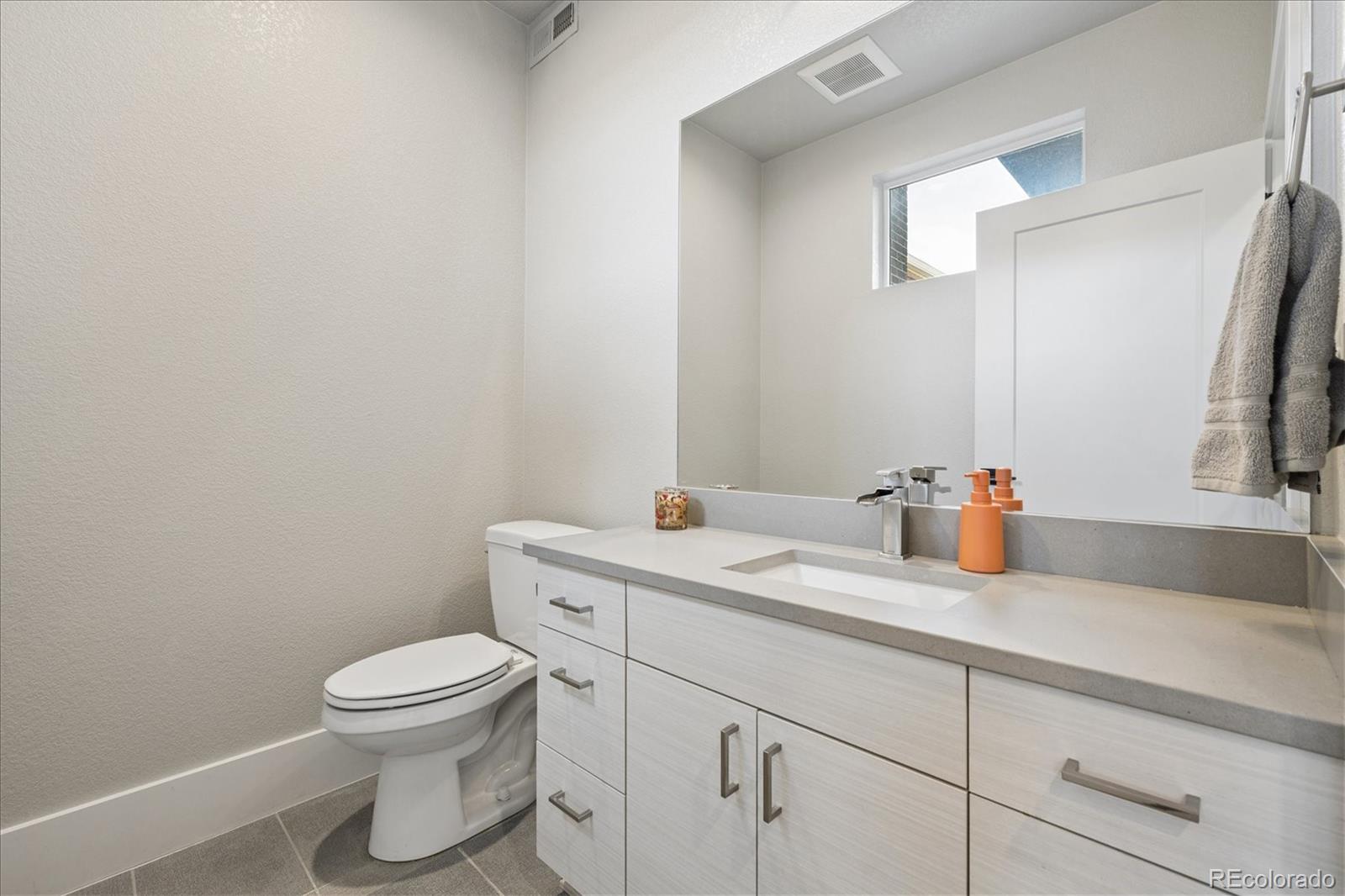 1583 Grove Street Unit: 2