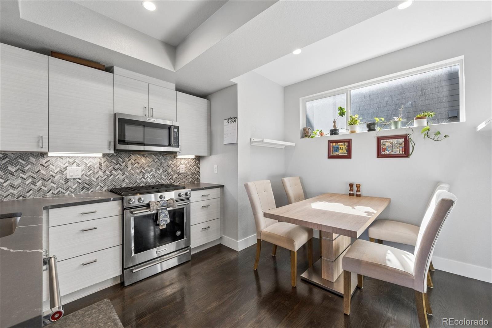 1583 Grove Street Unit: 2