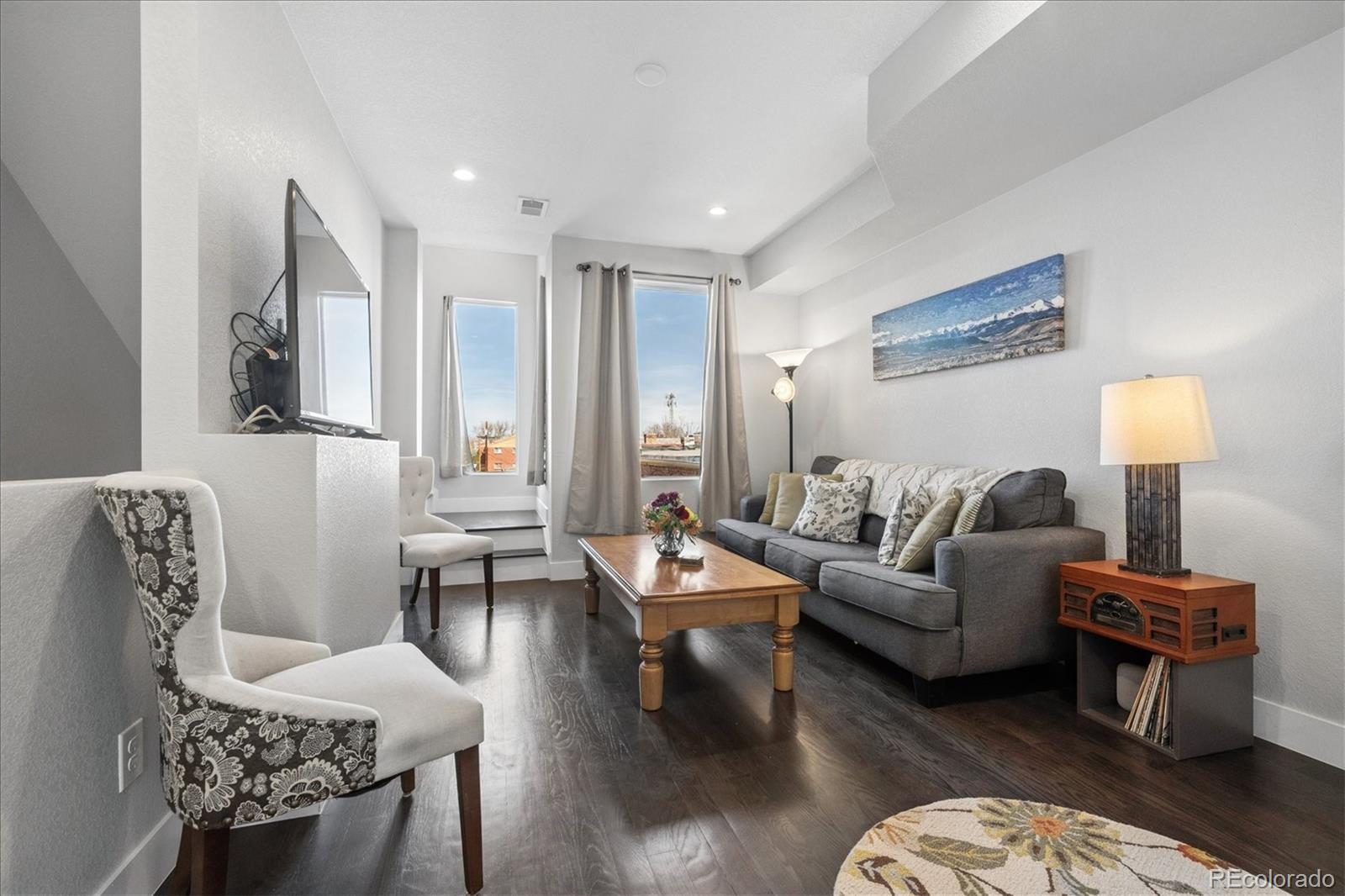1583 Grove Street Unit: 2