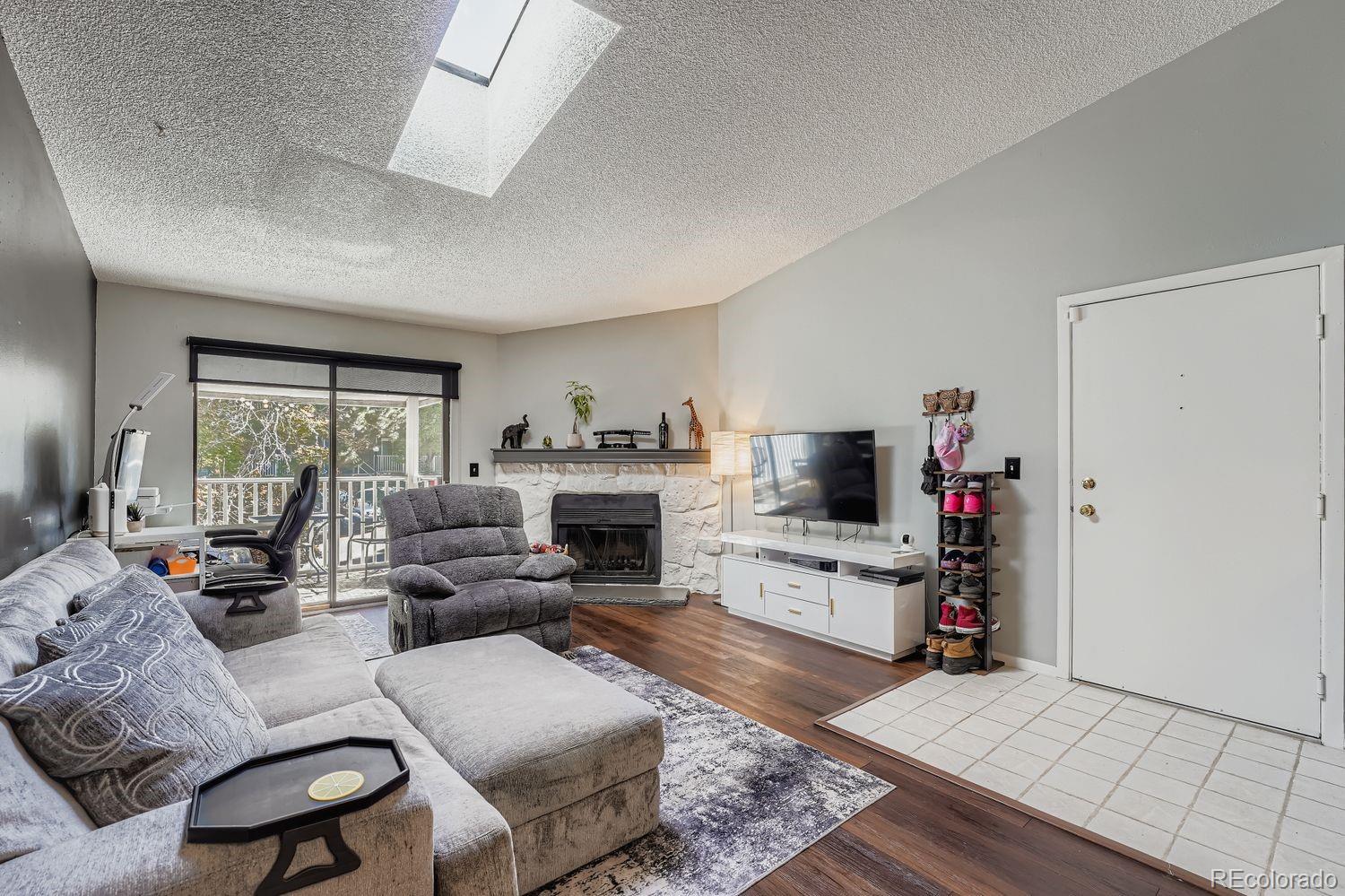 908 S Walden Way Unit: 201