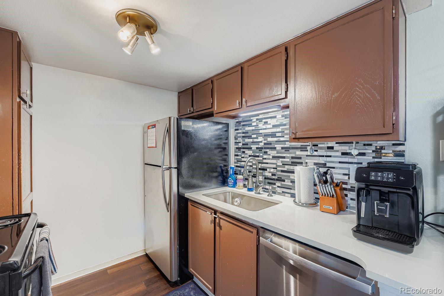 908 S Walden Way Unit: 201