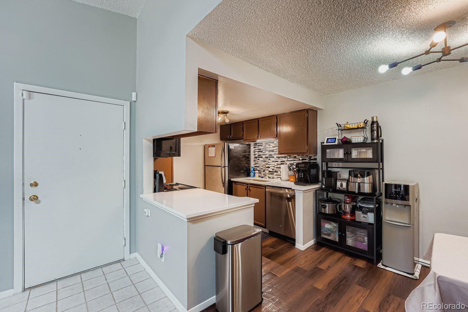 908 S Walden Way Unit: 201