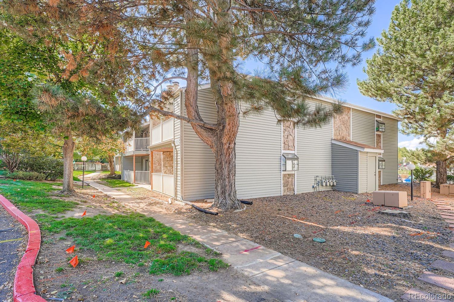 908 S Walden Way Unit: 201