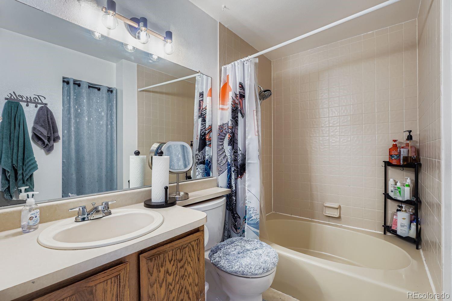 908 S Walden Way Unit: 201