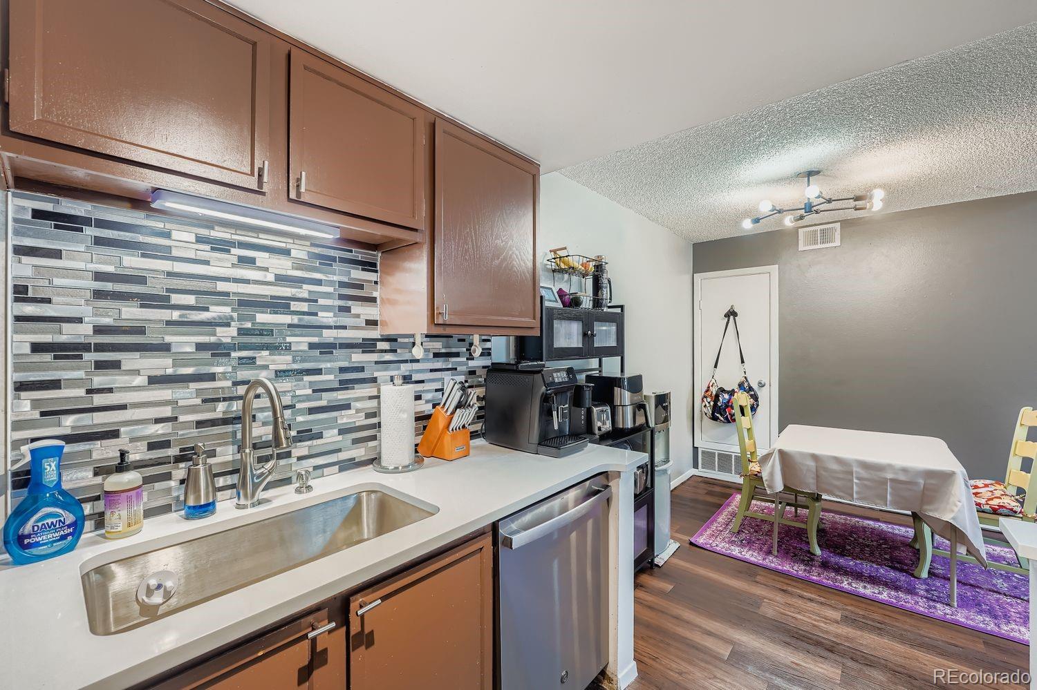 908 S Walden Way Unit: 201