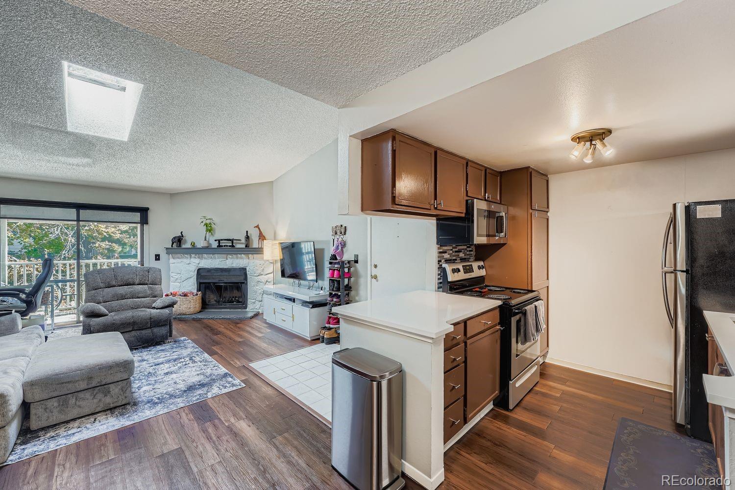 908 S Walden Way Unit: 201