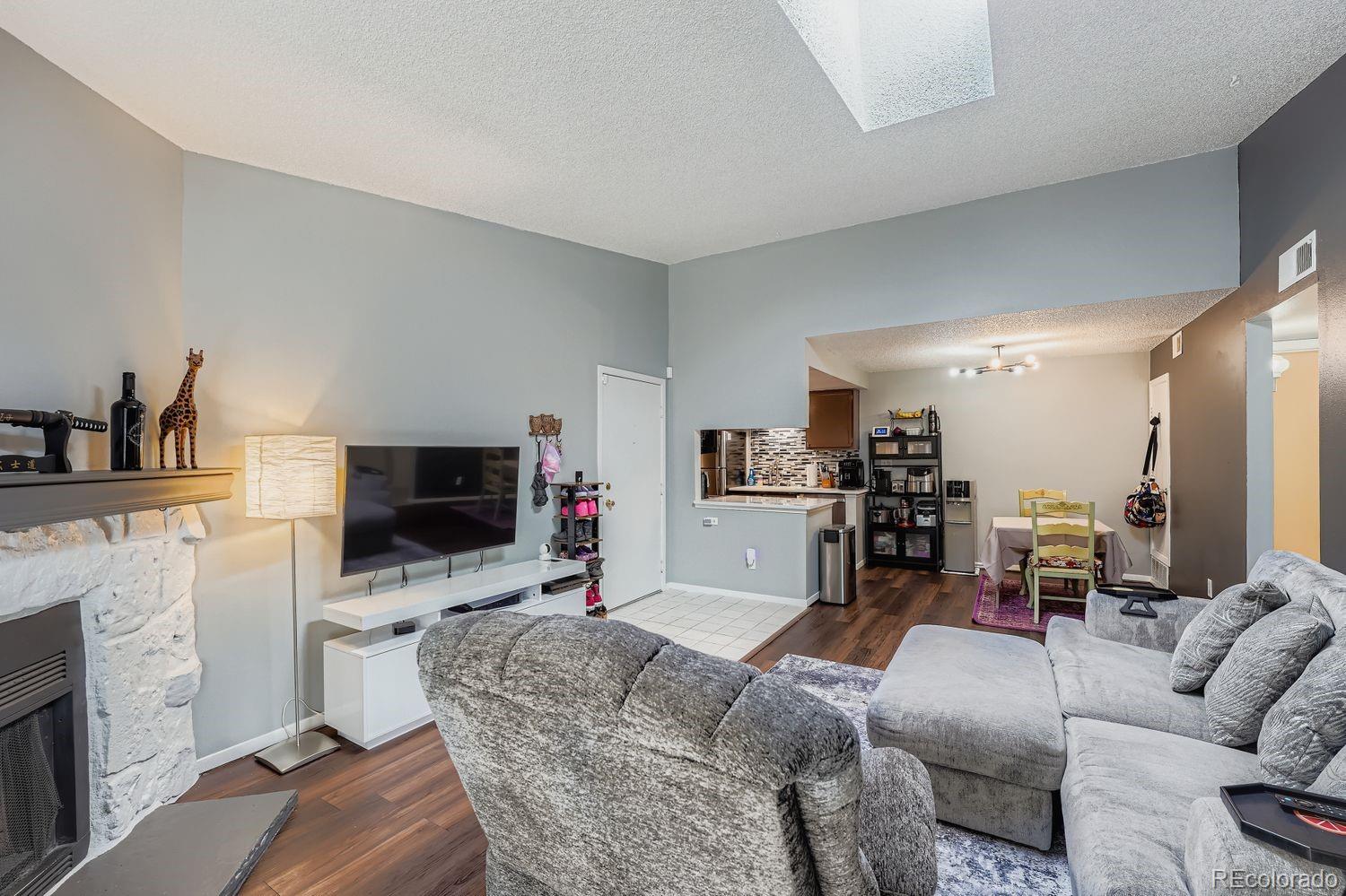 908 S Walden Way Unit: 201