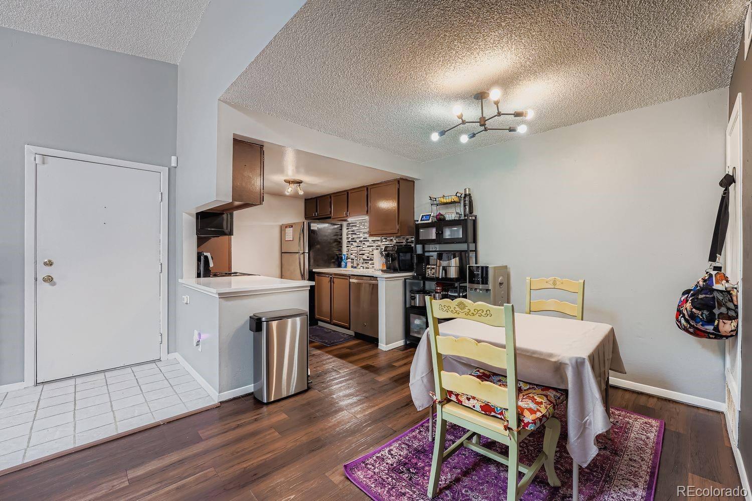 908 S Walden Way Unit: 201