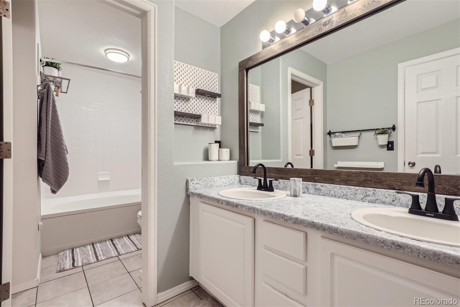 9590 E Florida Avenue Unit: 2025