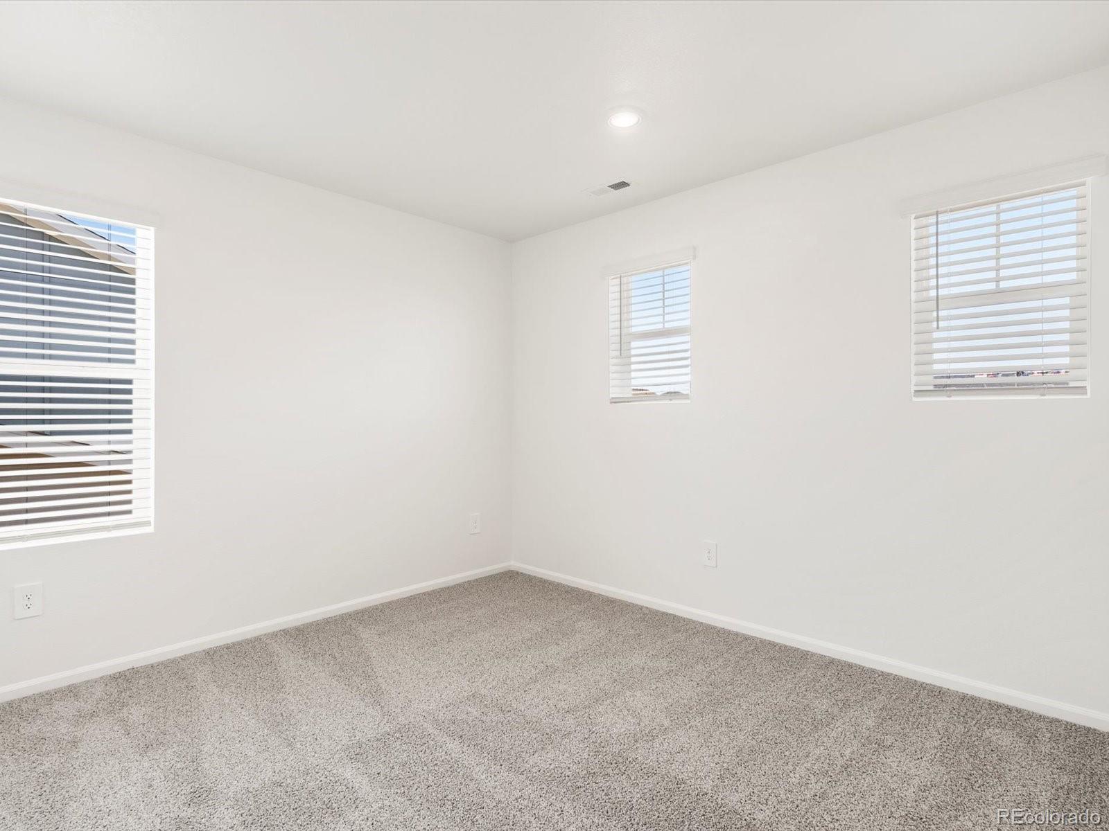 4694 Sugarcane Street