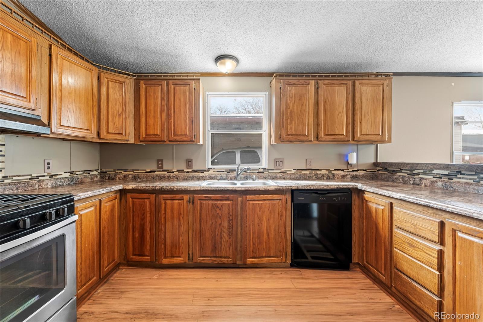 1500 W Thorton Parkway