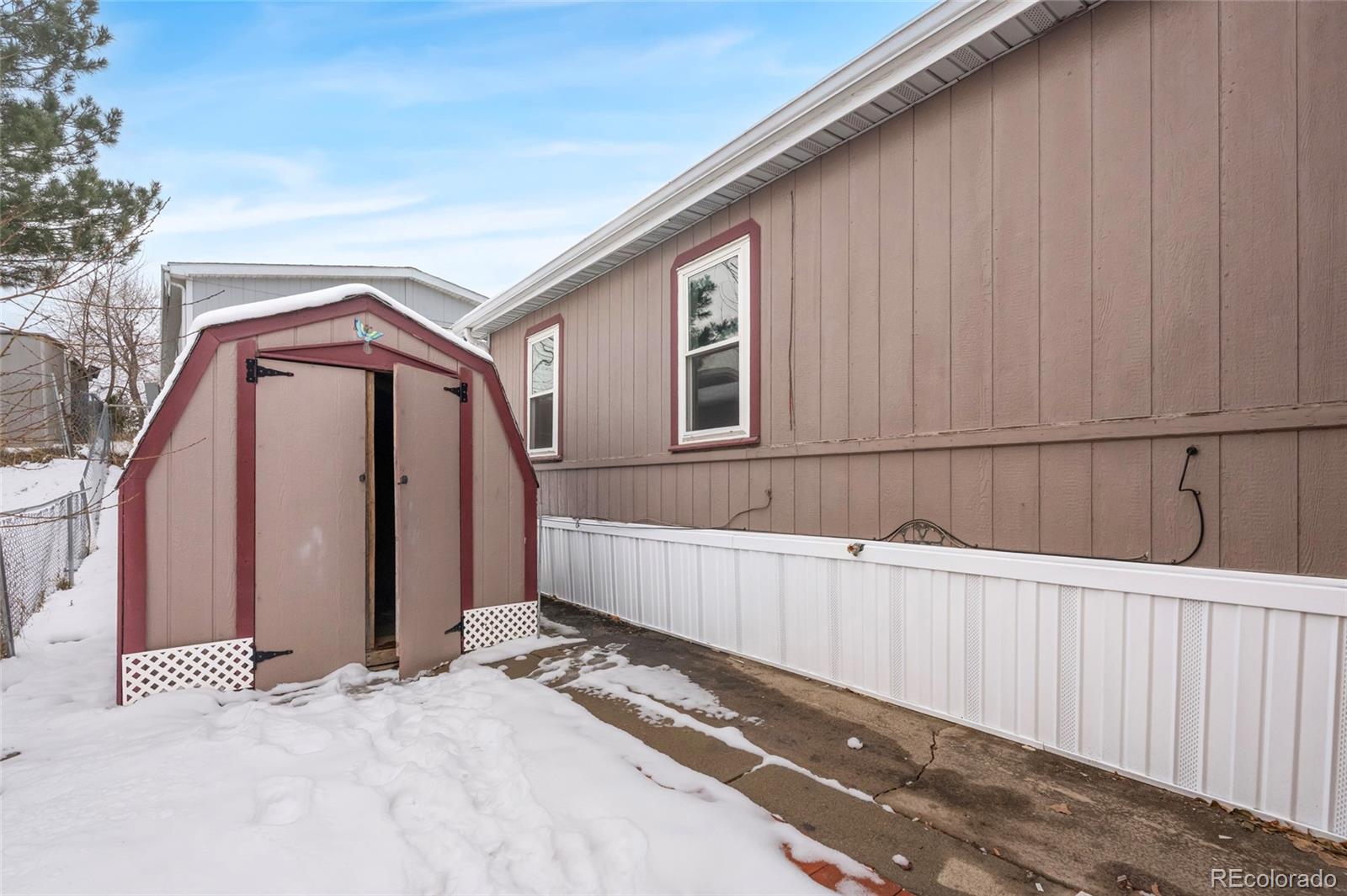 1500 W Thorton Parkway