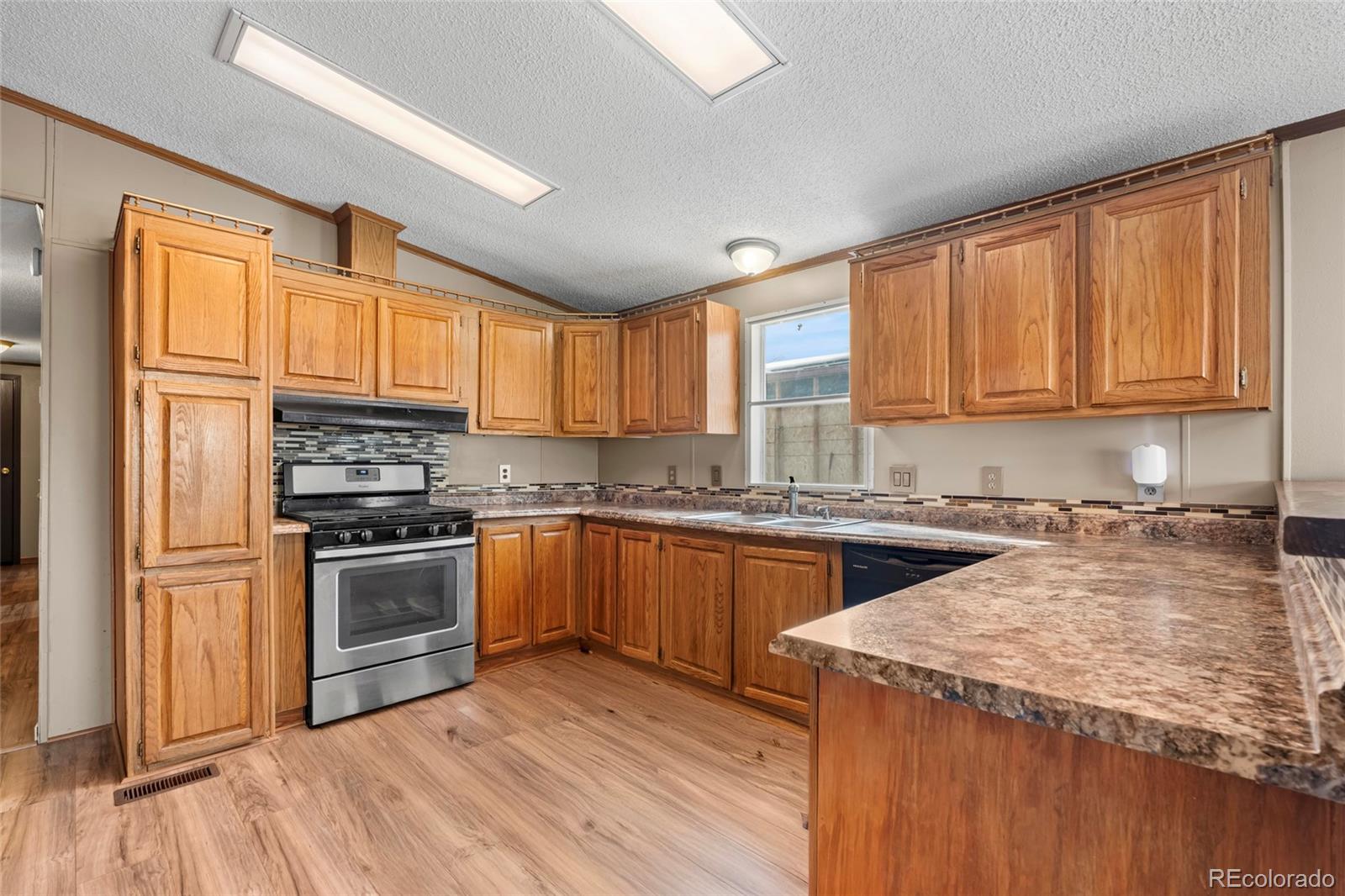 1500 W Thorton Parkway