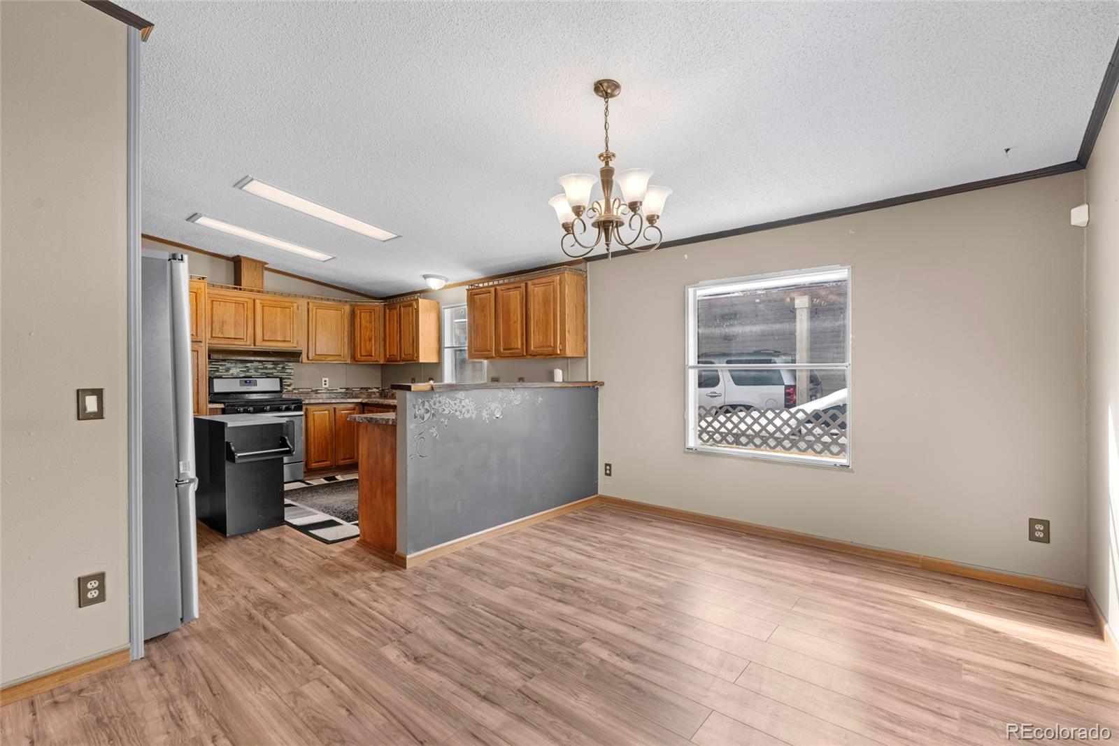 1500 W Thorton Parkway