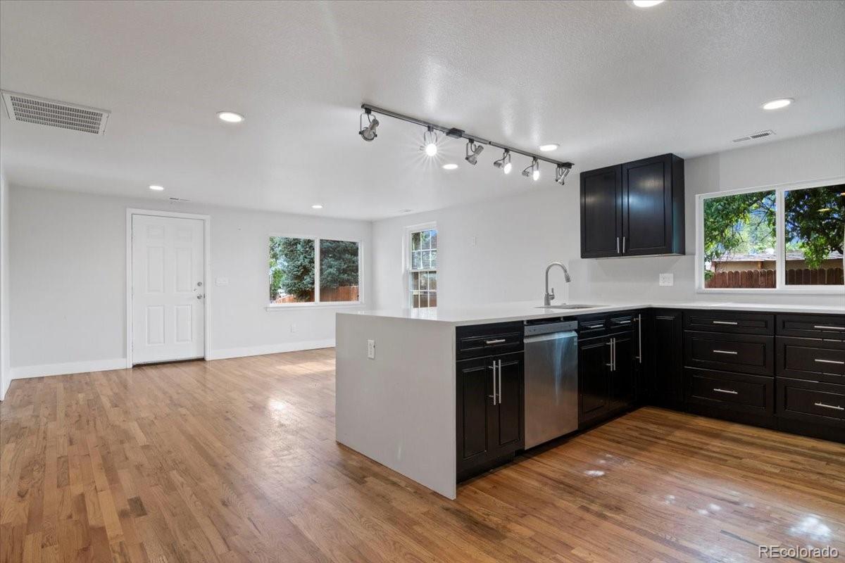 3490 W Exposition Avenue