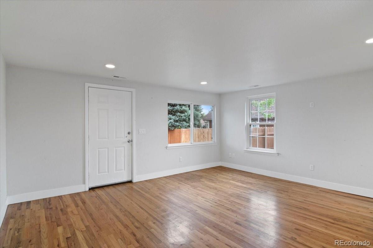 3490 W Exposition Avenue