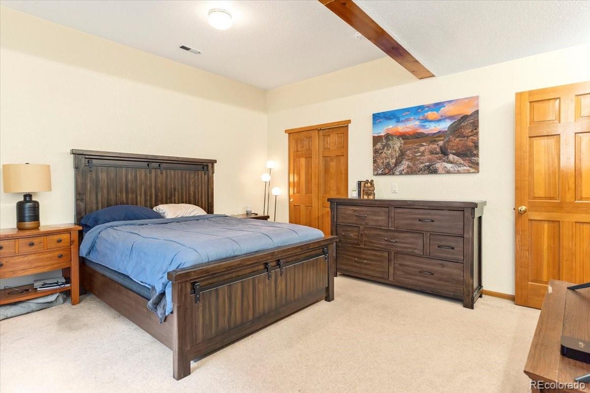 5564 S Fenton Street