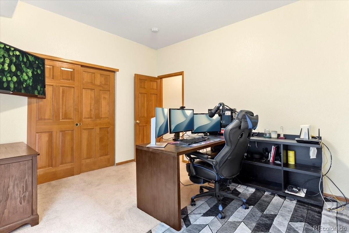 5564 S Fenton Street