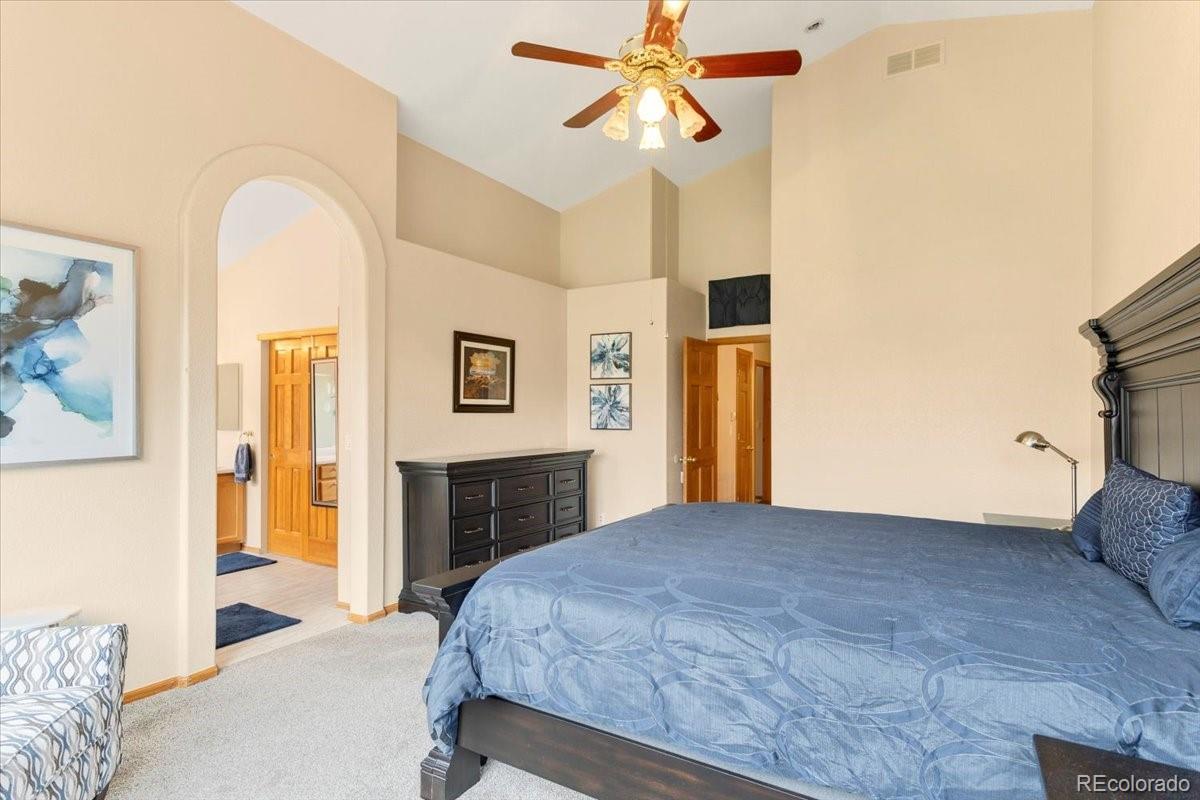 5564 S Fenton Street