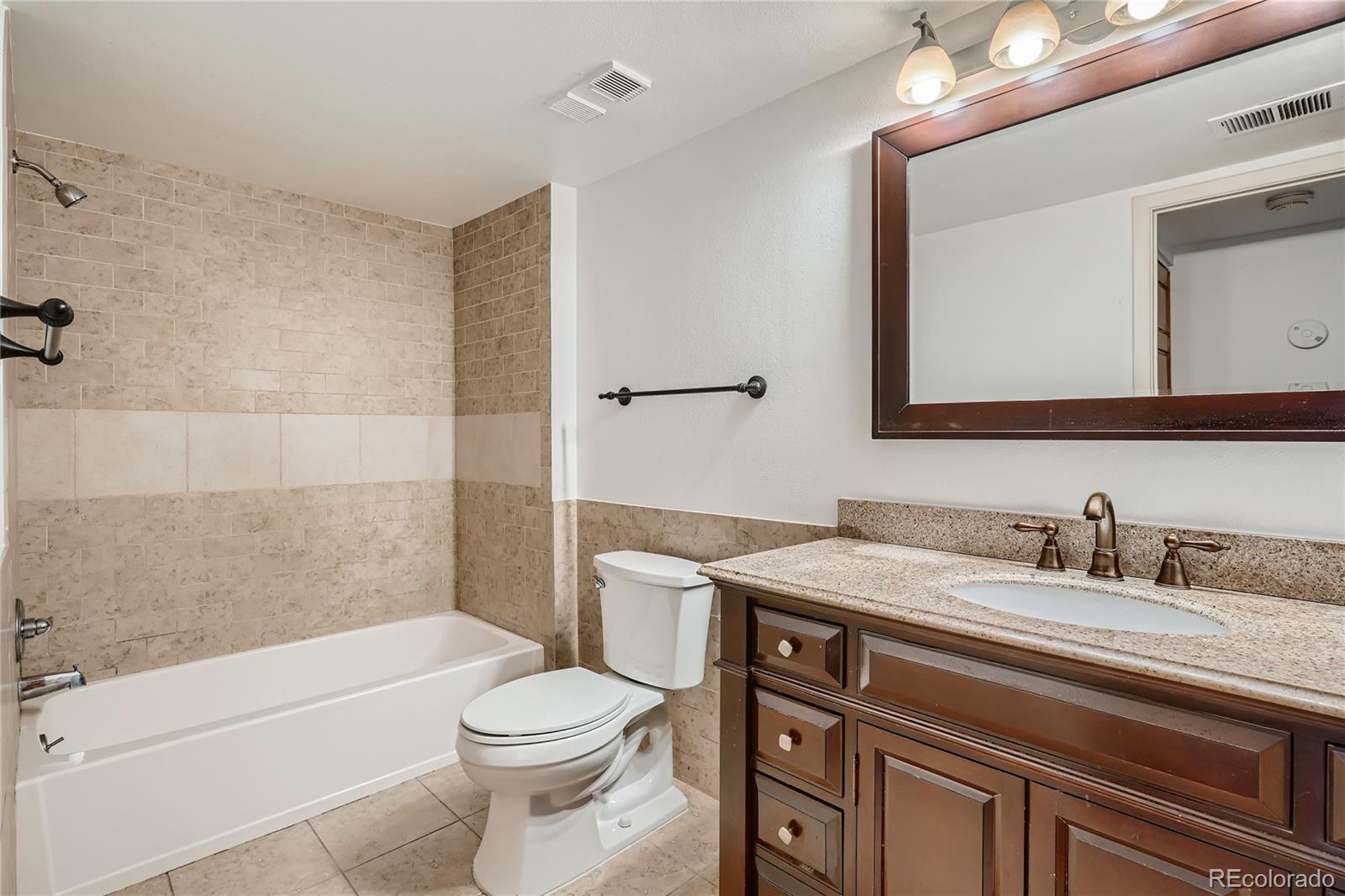 14282 E Tufts Place Unit: Q11