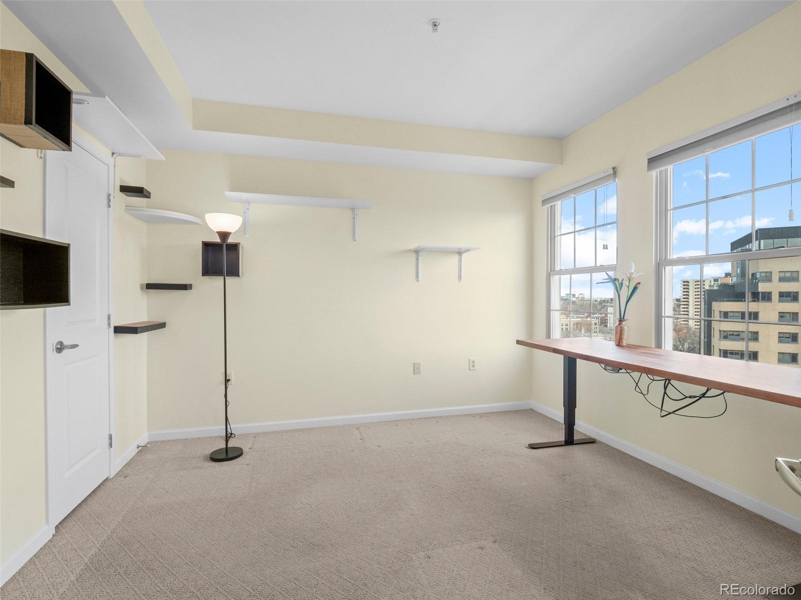 925 N Lincoln Street Unit: 12G