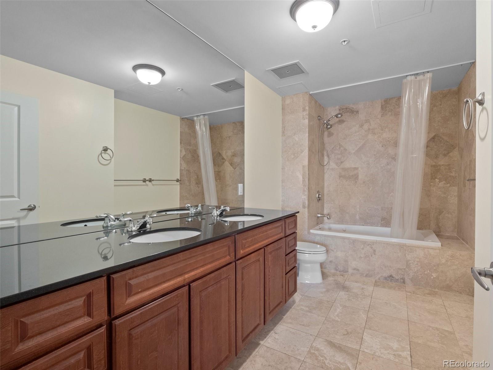 925 N Lincoln Street Unit: 12G