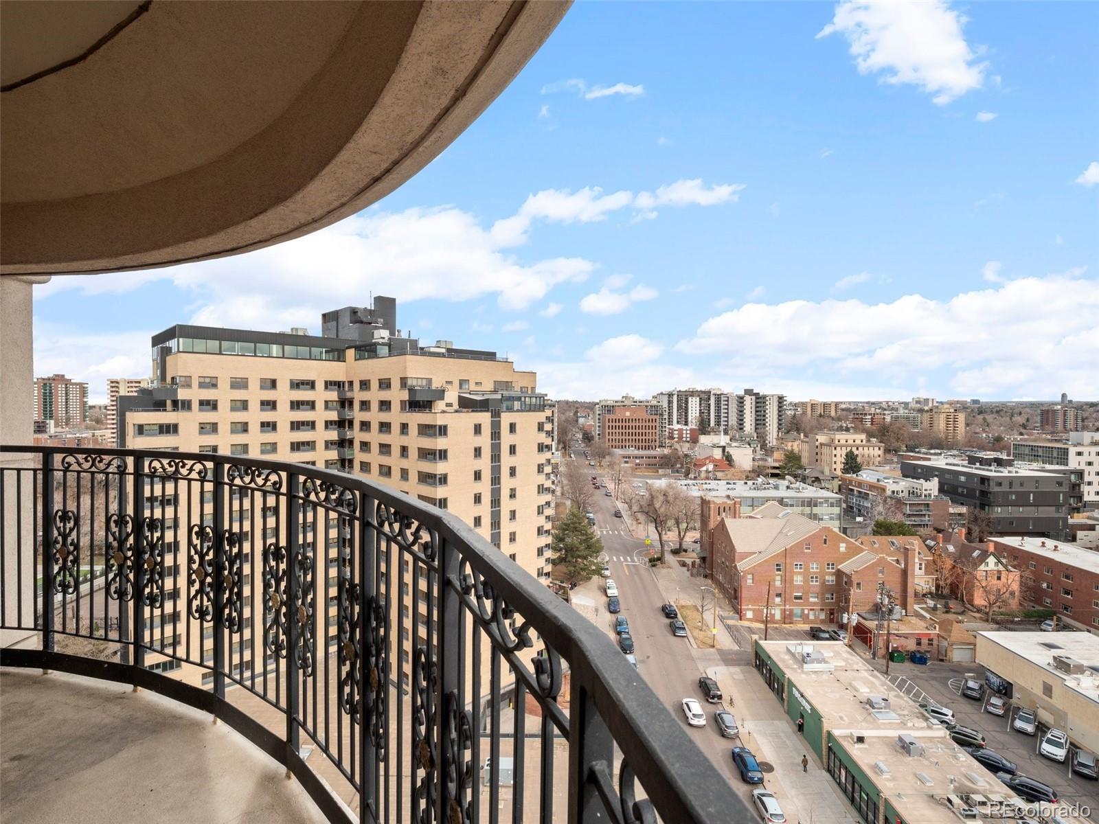 925 N Lincoln Street Unit: 12G