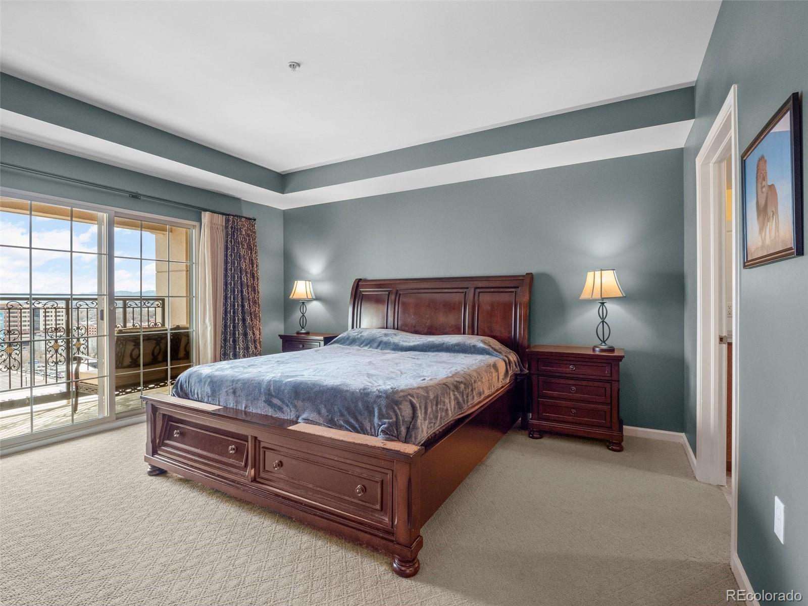 925 N Lincoln Street Unit: 12G
