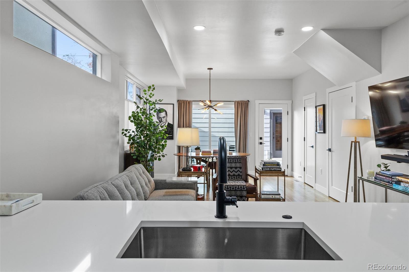 1409 Knox Court Unit: 2