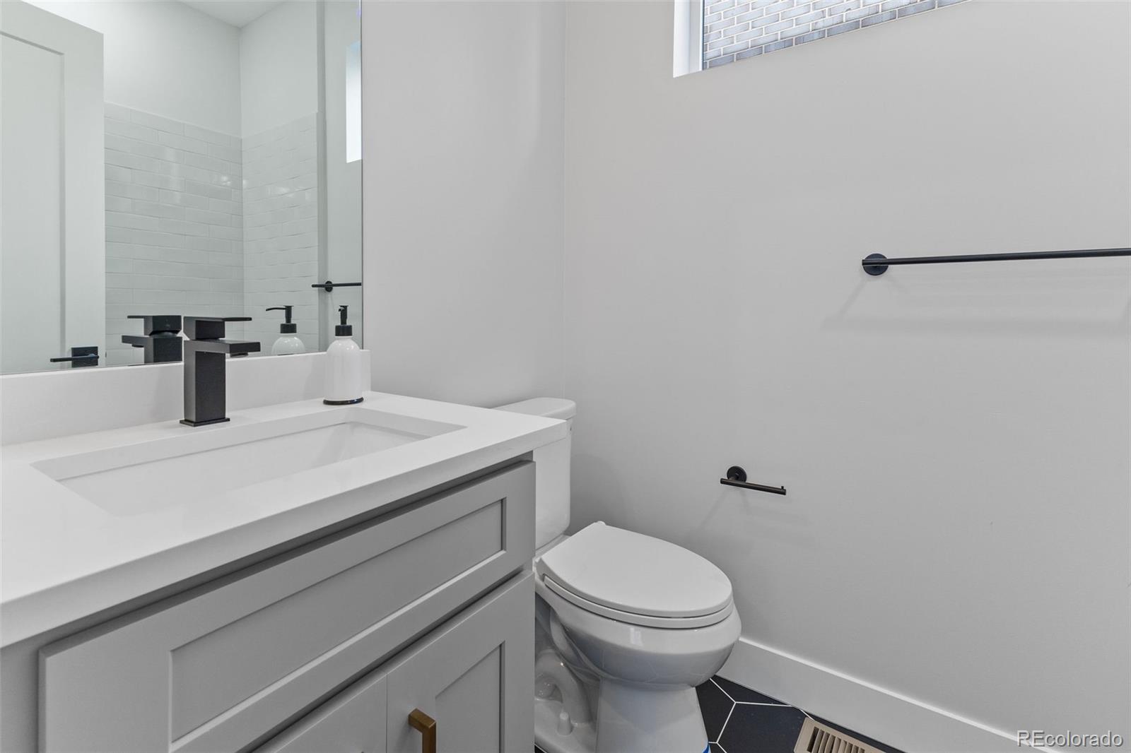 1409 Knox Court Unit: 2