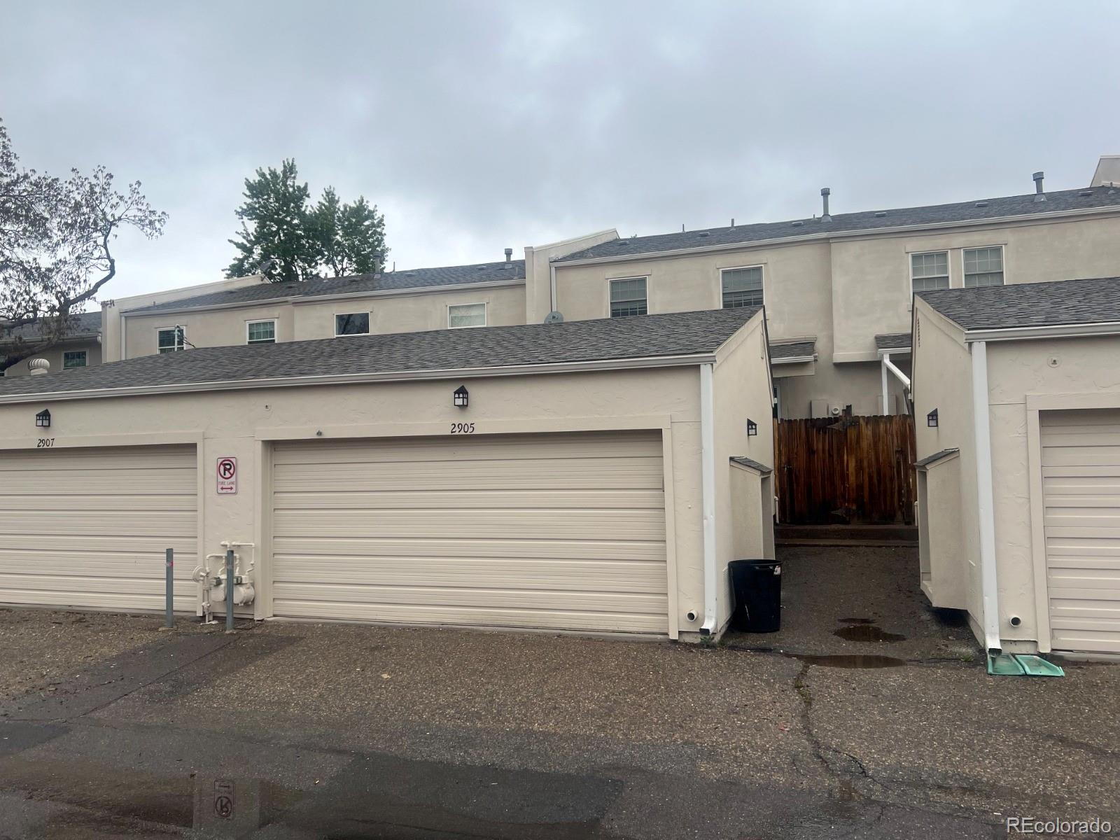2905 S Vaughn Way
