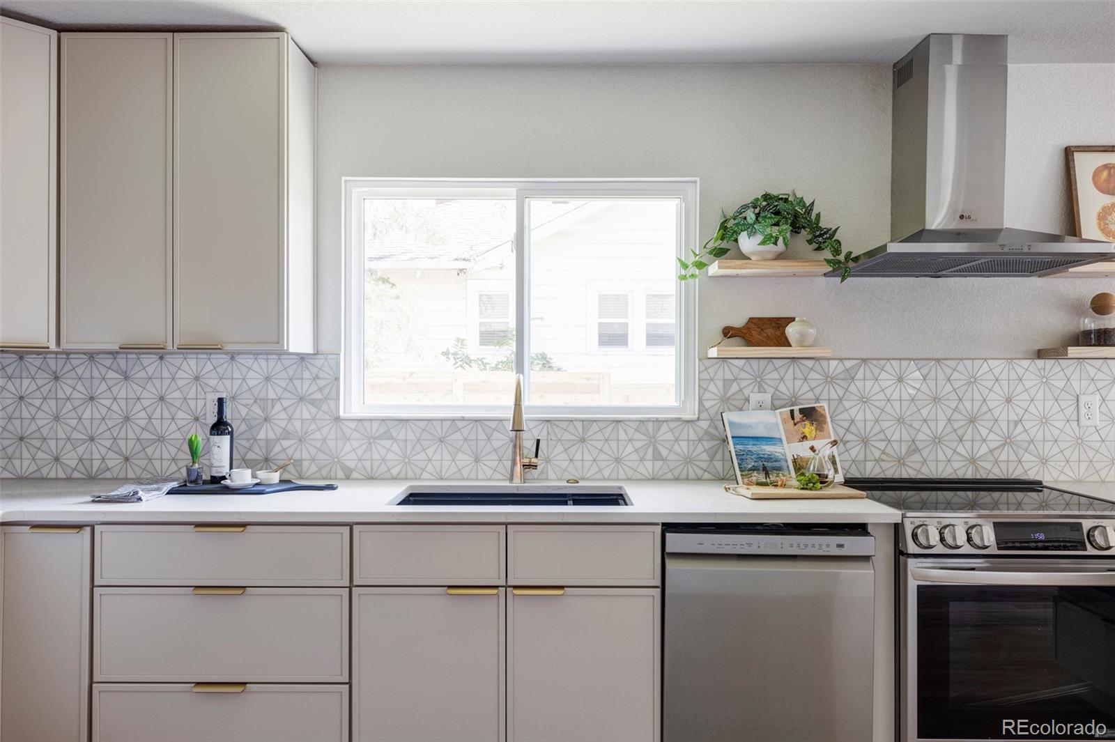 1952 S Franklin Street