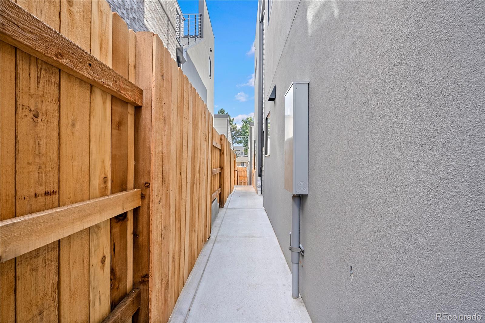 1290 N Newton Street Unit: 1