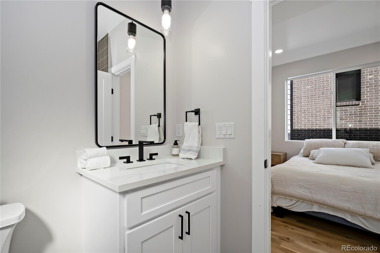 1290 N Newton Street Unit: 1
