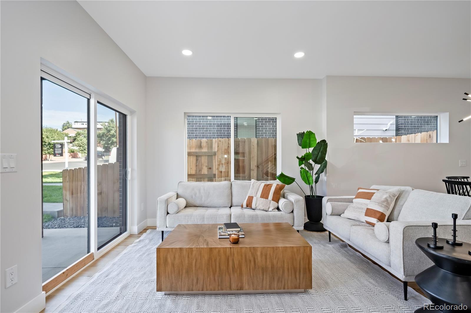 1290 N Newton Street Unit: 1
