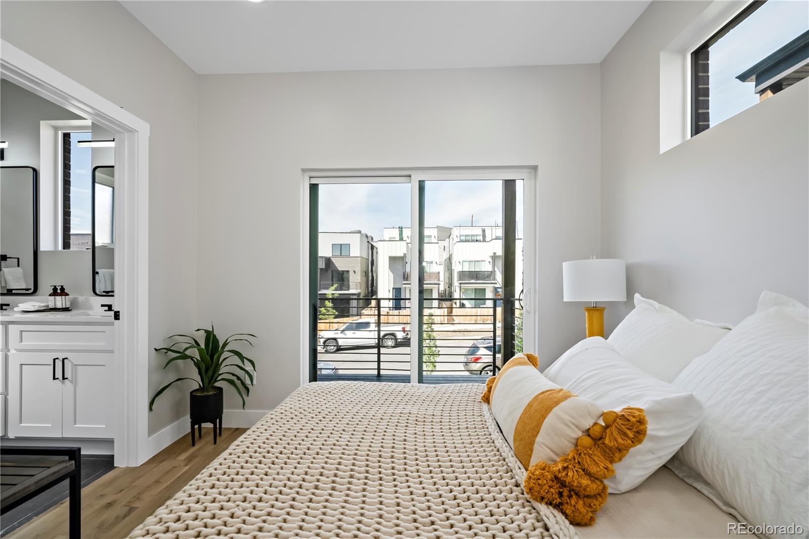 1290 N Newton Street Unit: 1