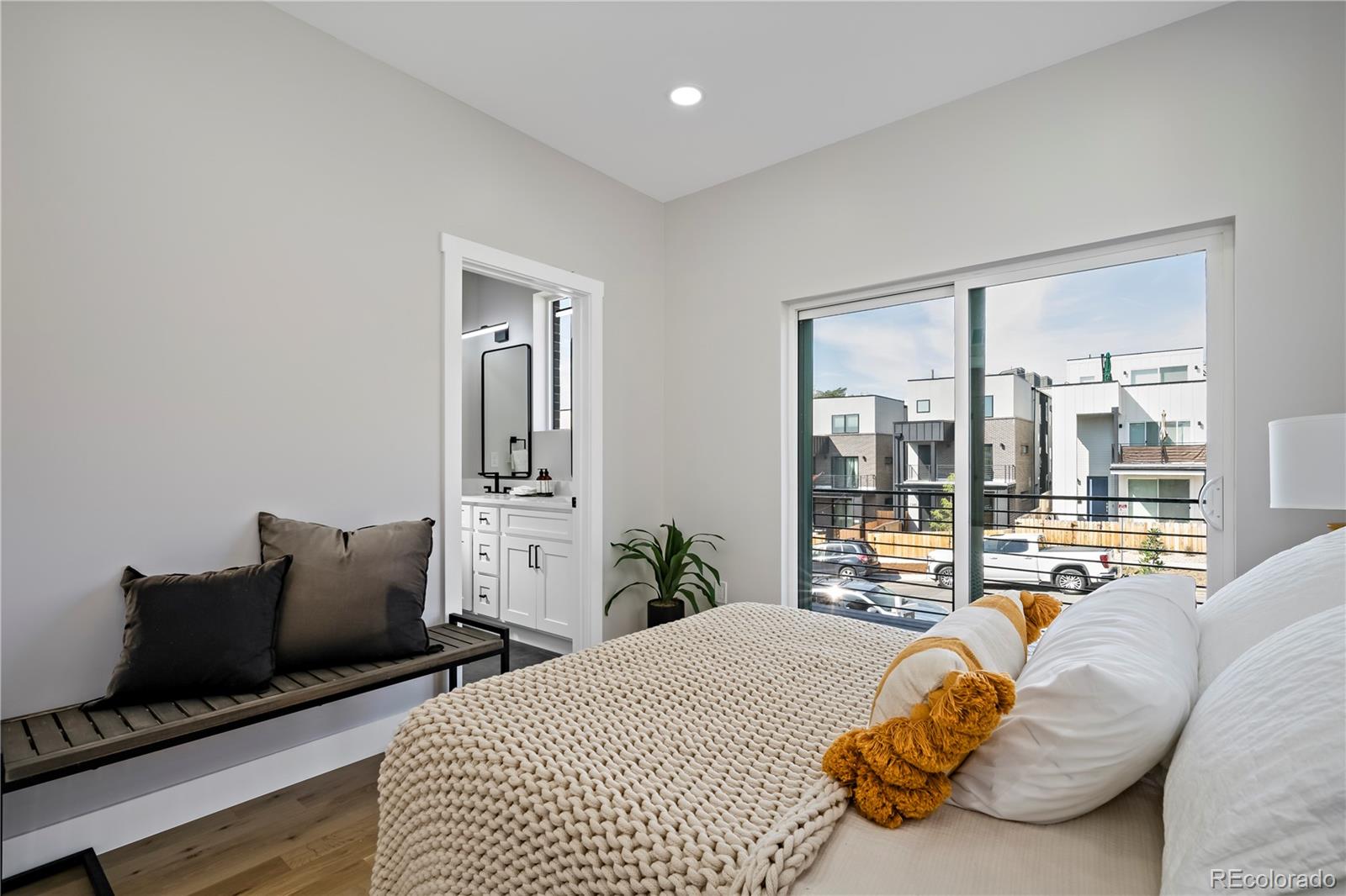 1290 N Newton Street Unit: 1