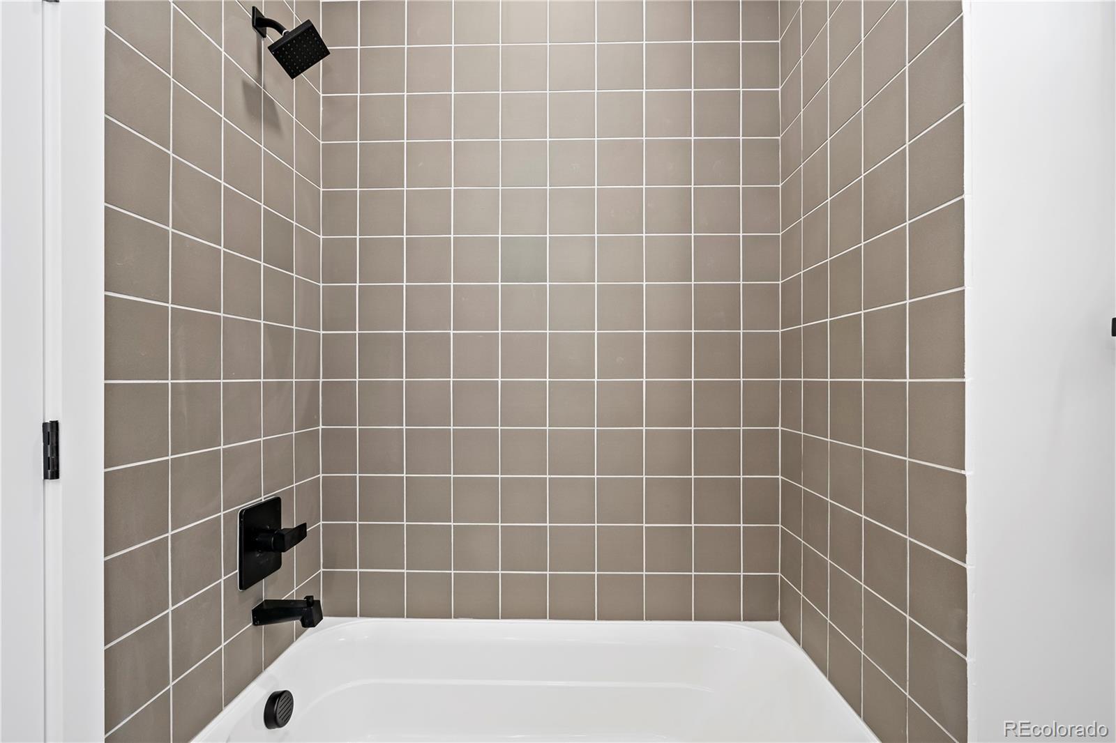 1290 N Newton Street Unit: 1