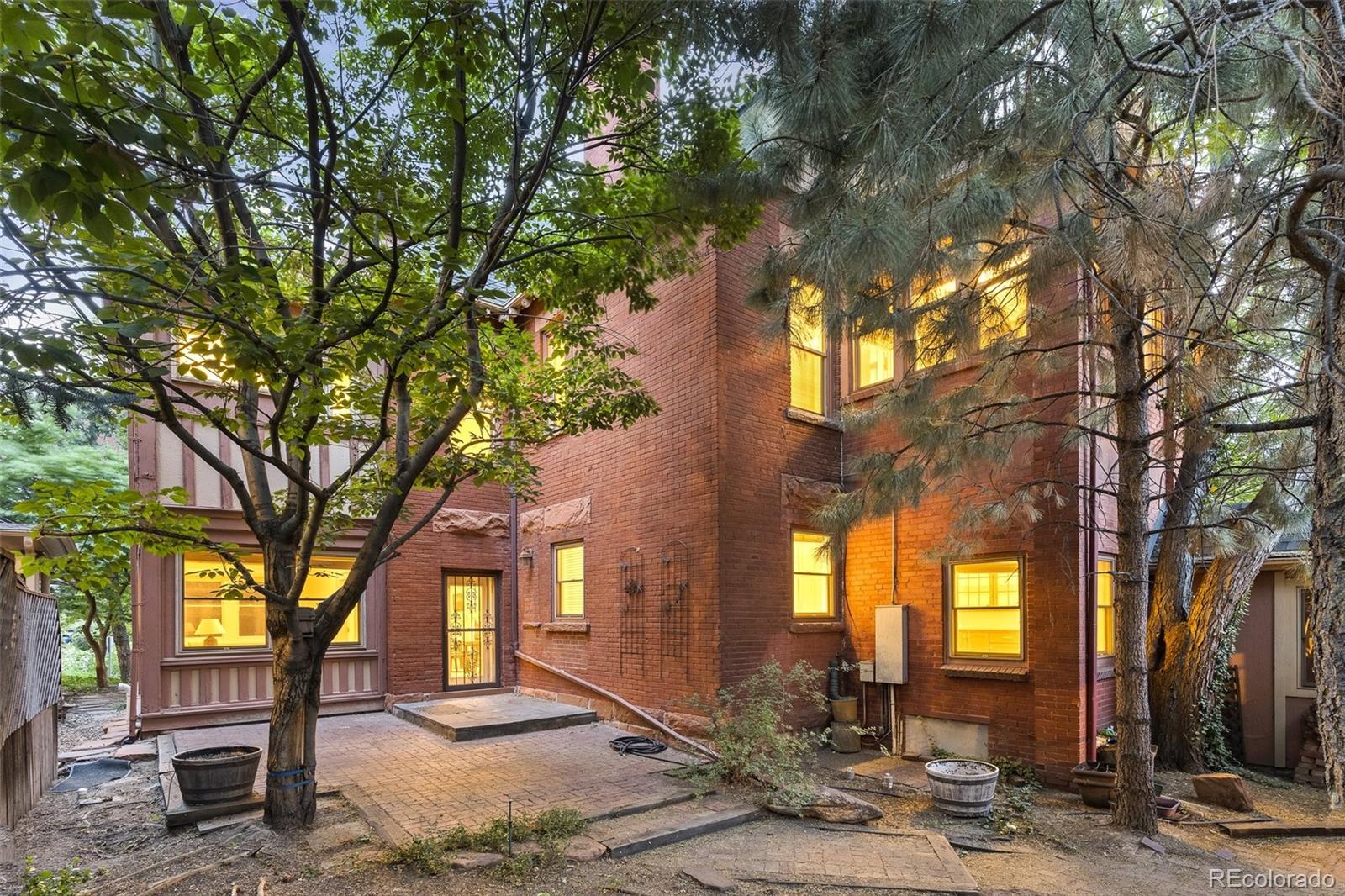940 Pearl Street