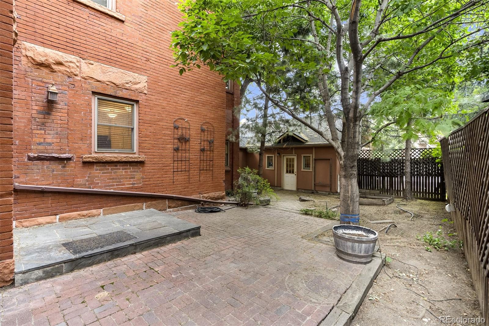 940 Pearl Street