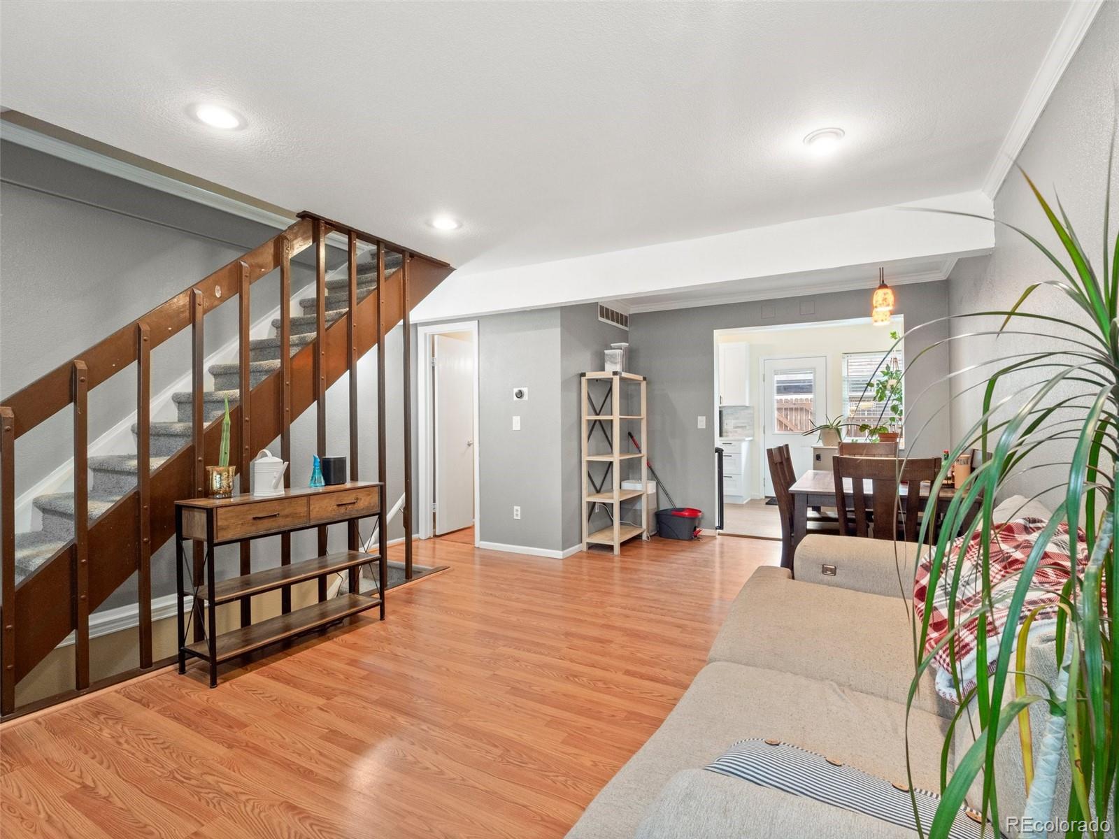 1517 S Owens Street Unit: 9