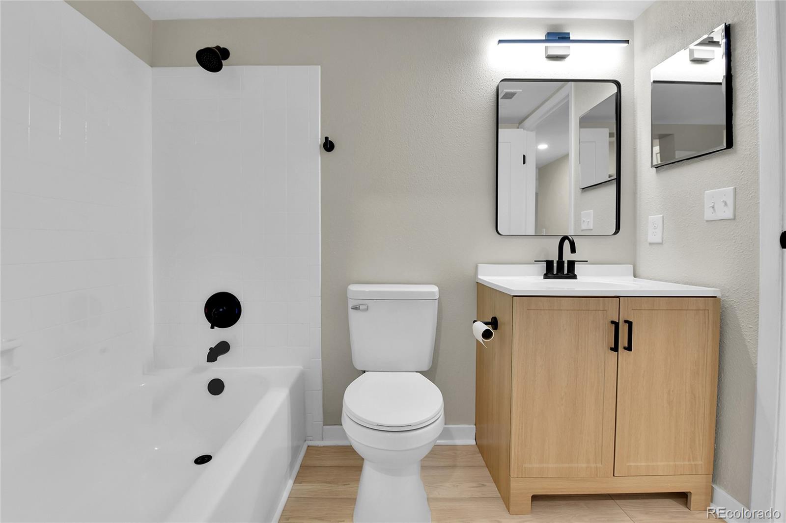 906 S Walden Street Unit: 104