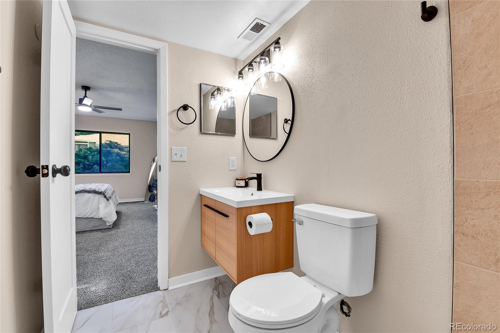 906 S Walden Street Unit: 104