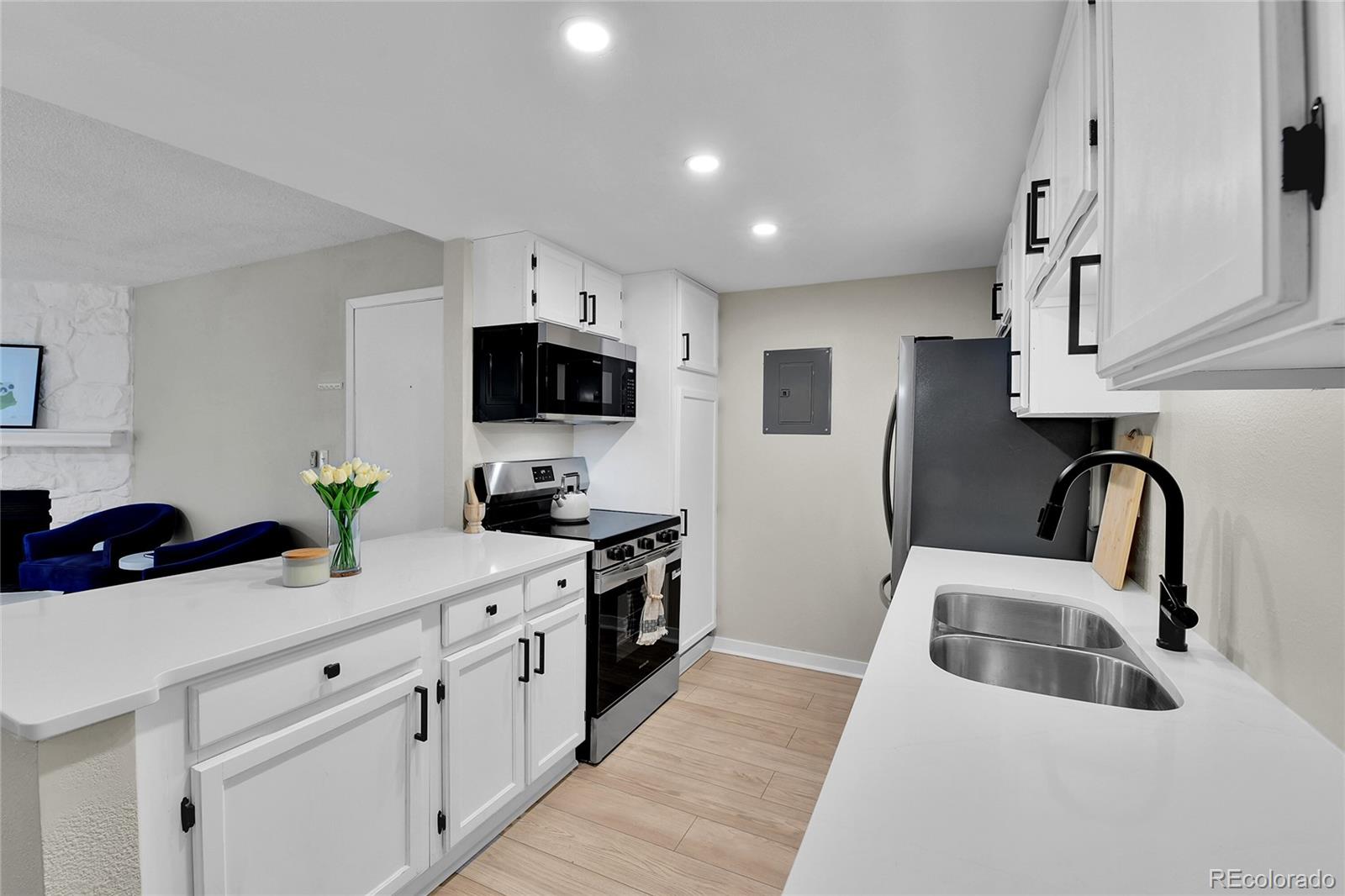 906 S Walden Street Unit: 104