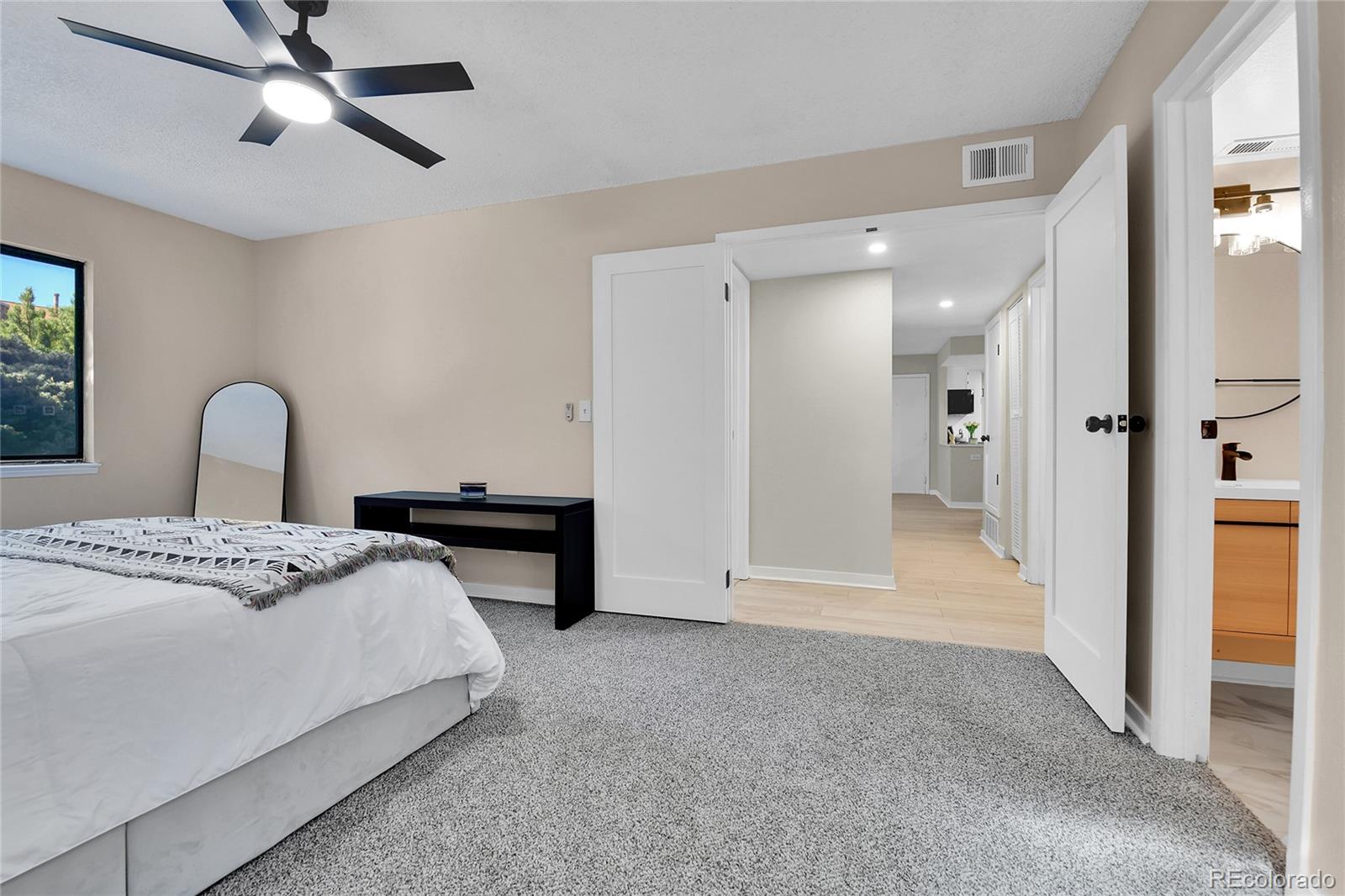 906 S Walden Street Unit: 104