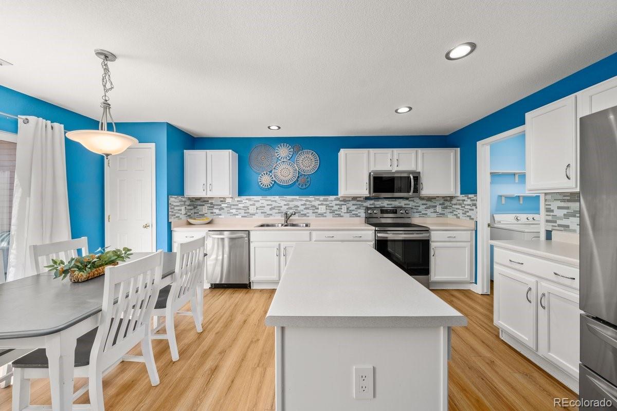 21950 E Crestline Lane