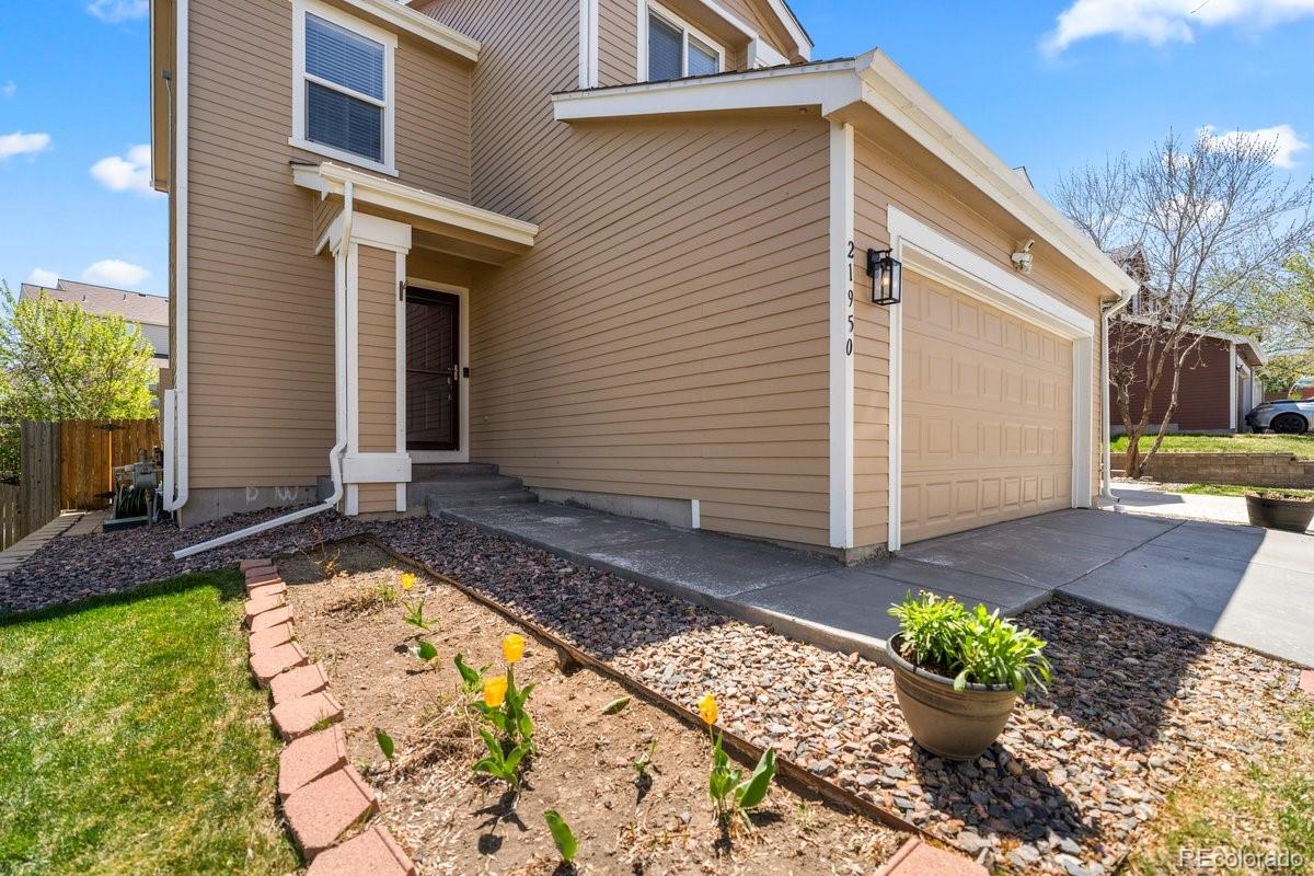 21950 E Crestline Lane