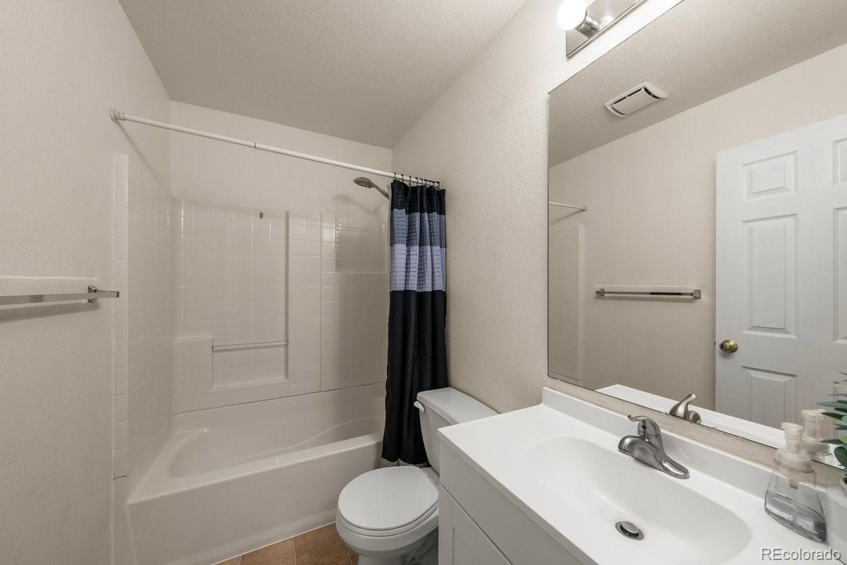 21950 E Crestline Lane