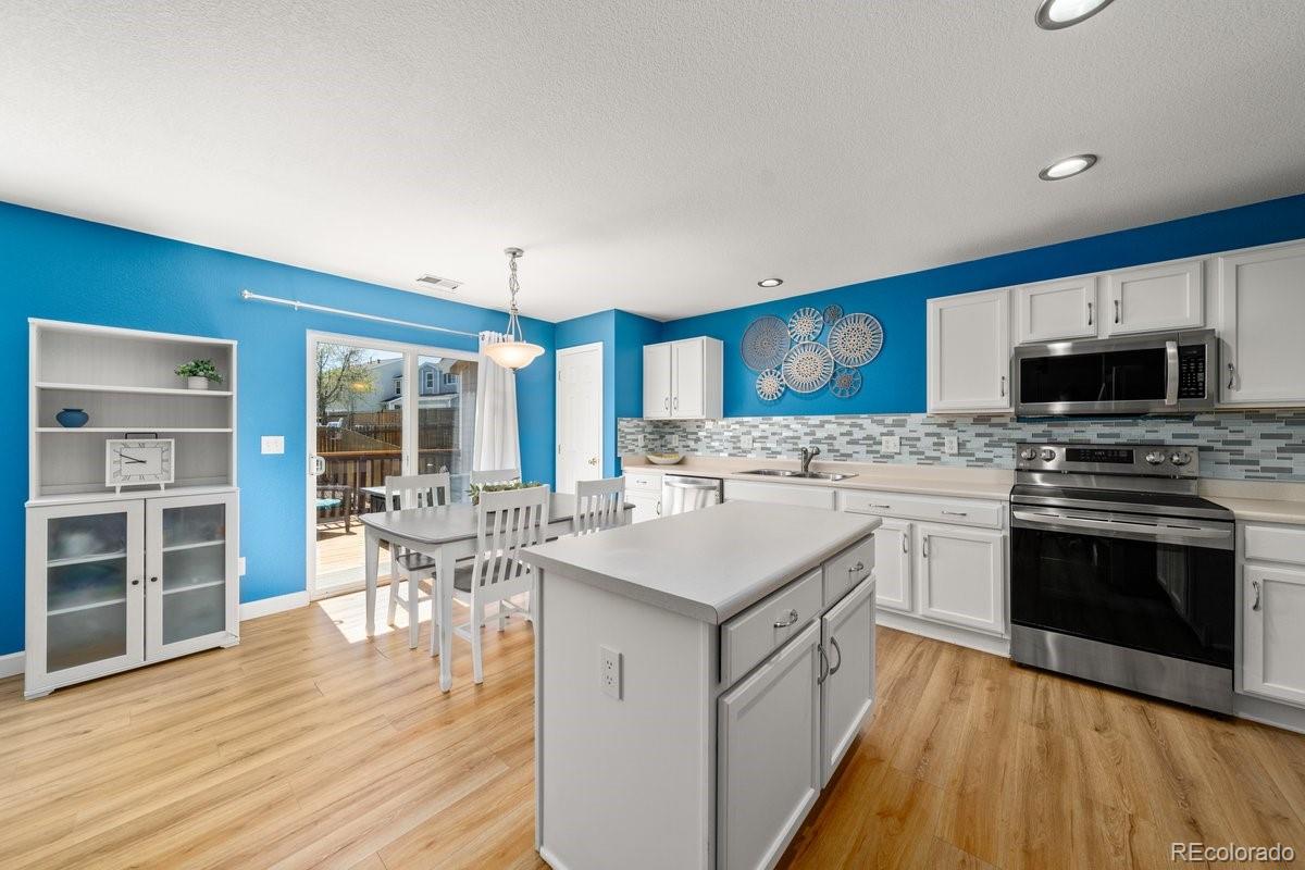 21950 E Crestline Lane