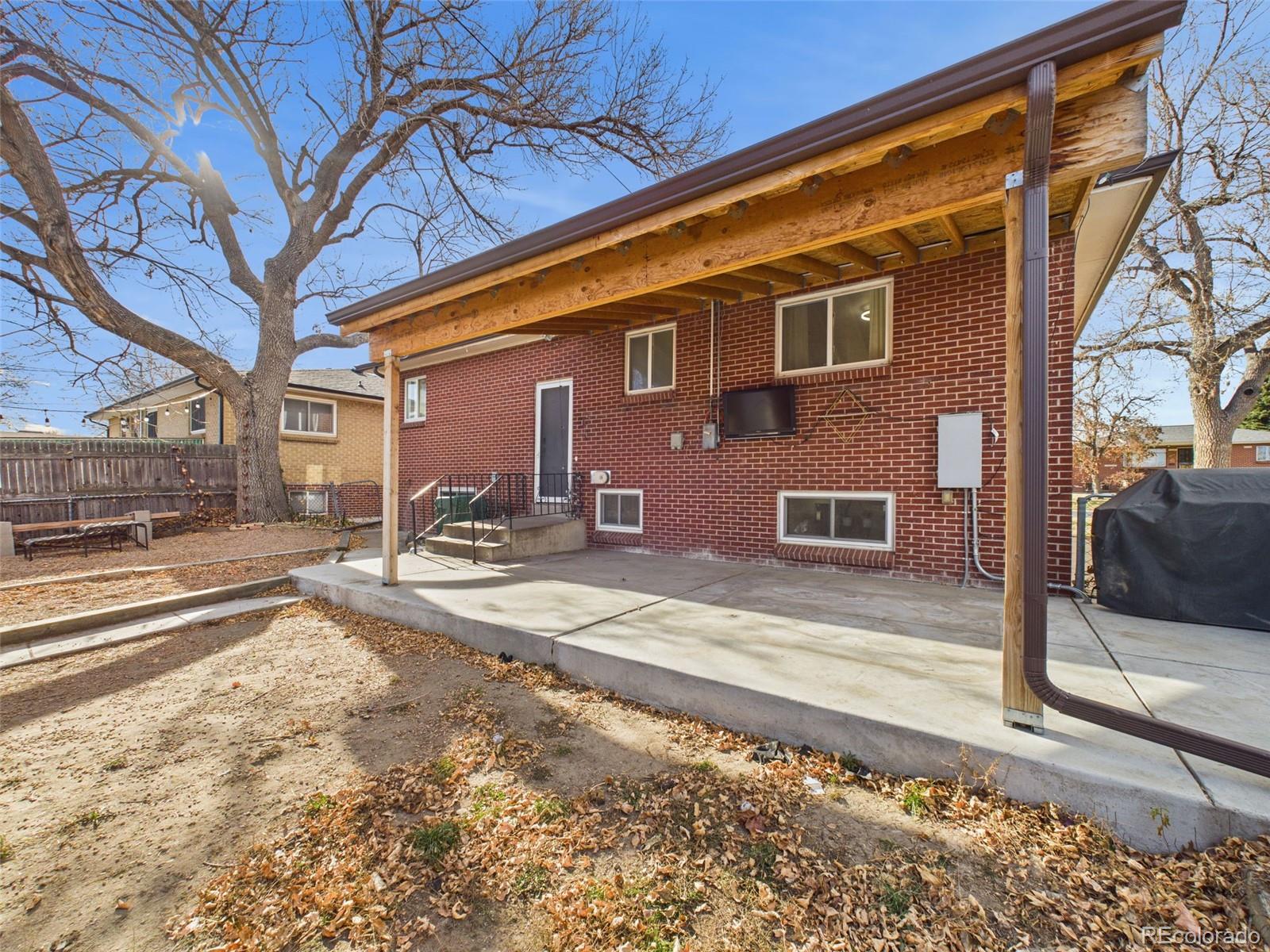 2210 Marshall Street